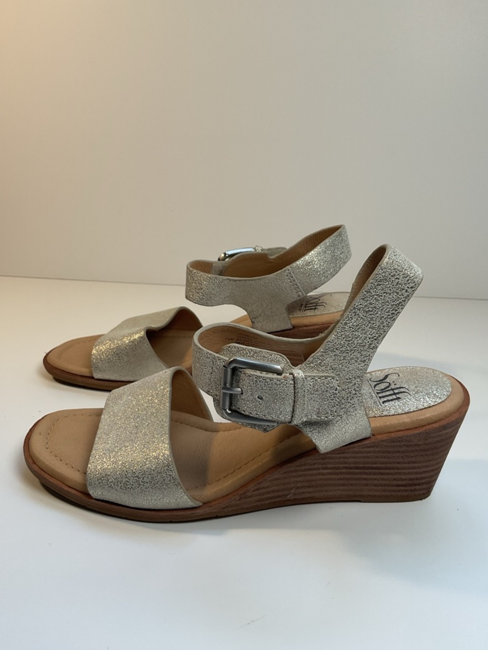 Sofft Gold Wedge Sandals Glitter Comfort Chic Summer Size 7.5M - Picture 3 of 11